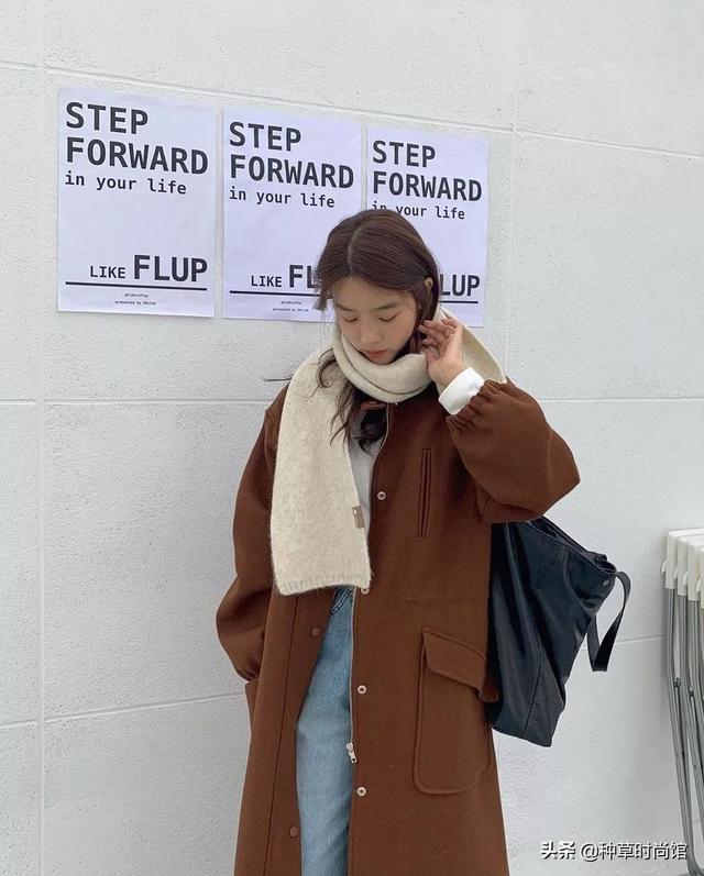 透明校服这样穿可以避免尴尬，透明校服这样穿可以避免尴尬嘛（这3种风格美呆了）