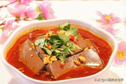 香辣鸭血的做法介绍，辣鸭血做法（简单的香辣鸭血成菜后香辣鲜香）