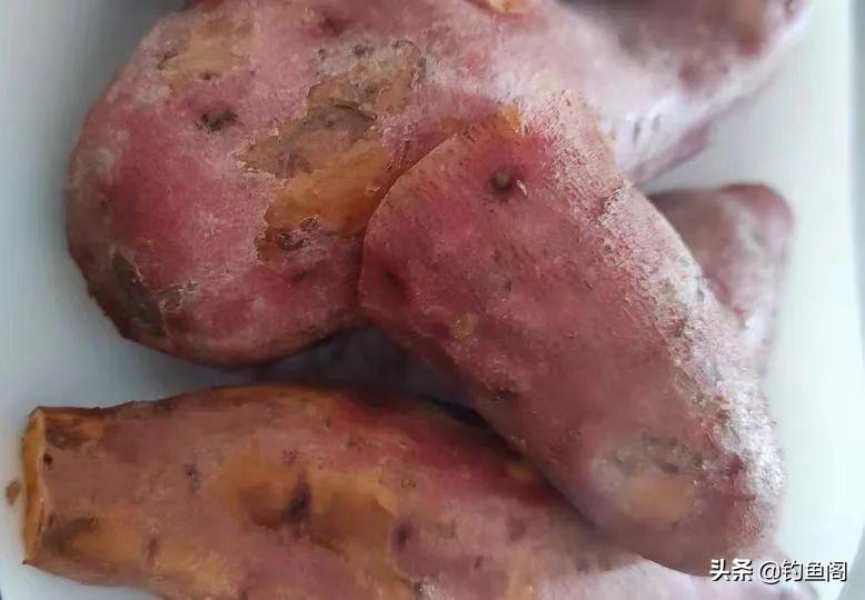 鲤鱼嘴刁难钓？揭秘排名第一的高效饵料，专攻挑剔大鲤，上钩率飙升的秘密武器！