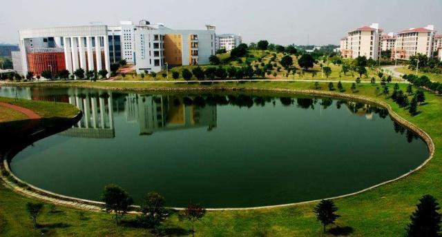 广州医学院研究生院，广州医学院图书馆（广东实力雄厚的“双胞胎”医科院校）