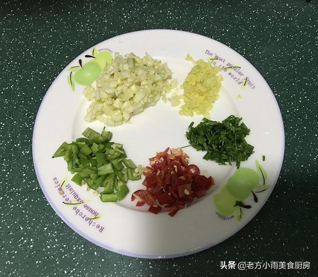 女生吃生蚝的功效和作用，女人吃生蚝有什么好处（“天然营养品”一斤才十块钱）