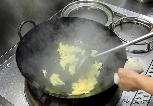 木须肉的家常做法，木须肉的家常做法图片（木须肉要不要先上浆）