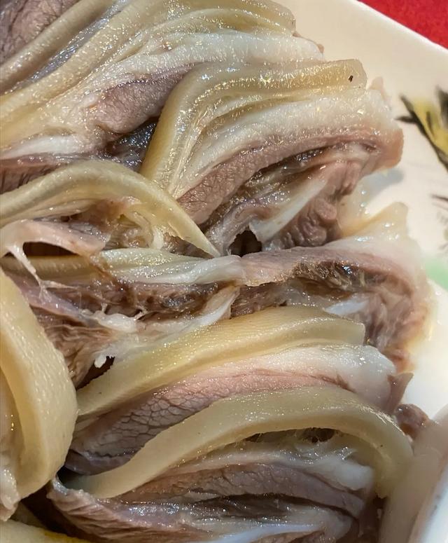 怎样做白切鹅，白切鹅肉怎么做（吃到了广州少有的传统白切鹅美味）