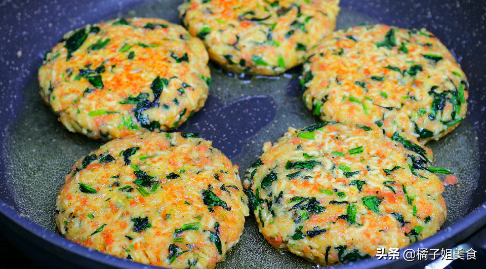 圖片[5]-方便面+饅頭變身早餐餅：5步做出孩子搶著吃的營養早餐-起舞食譜網