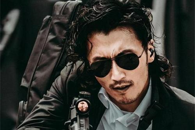 谢霆锋甄子丹合影，直言：近十年最满意的影片