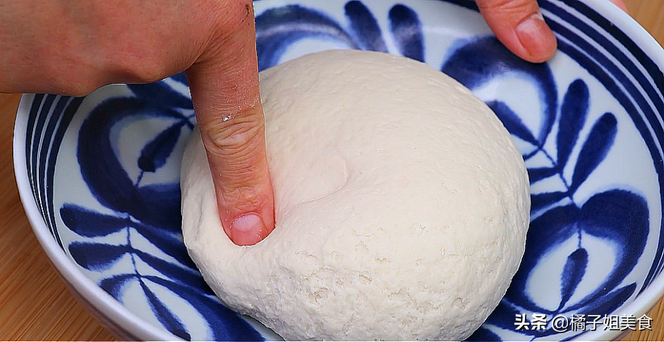 图片[3]-零失败烤箱食谱：空心芝麻大饼家庭做法！ 酥脆掉渣 孩子抢着-起舞食谱网