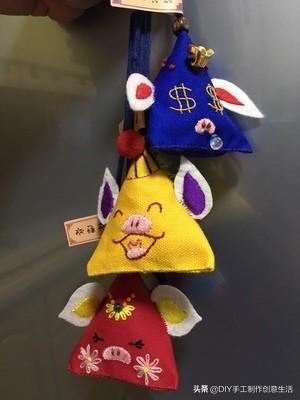 手工香囊怎么做又简单又漂亮，香囊的简单做法（一小块布绣上最简单的图案）