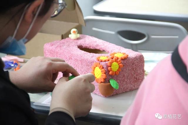 教你制作简单可爱的小盒子，教你制作简单可爱的小盒子怎么做（黏土抽纸盒DIY，好玩又可爱）