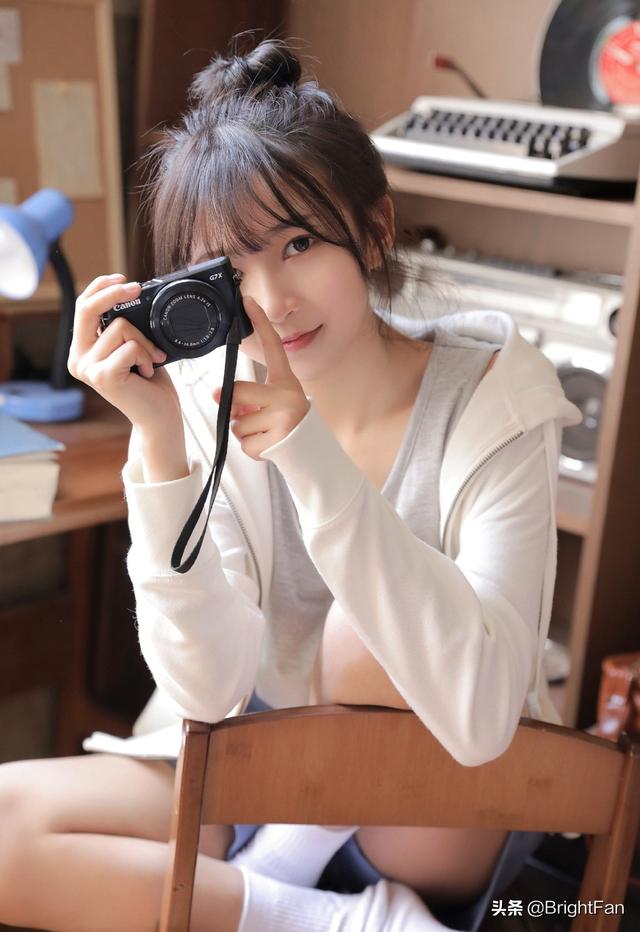 可爱美女，美女可爱（治愈系美女清纯可爱甜美优雅写真图片）