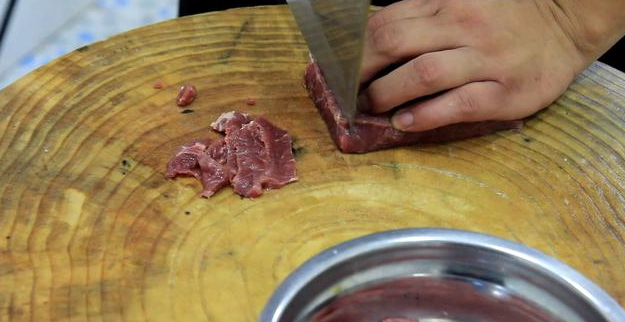 孜然牛肉的做法，孜然牛肉做法详细步骤（正宗内蒙人都知道的孜然牛肉家常做法）