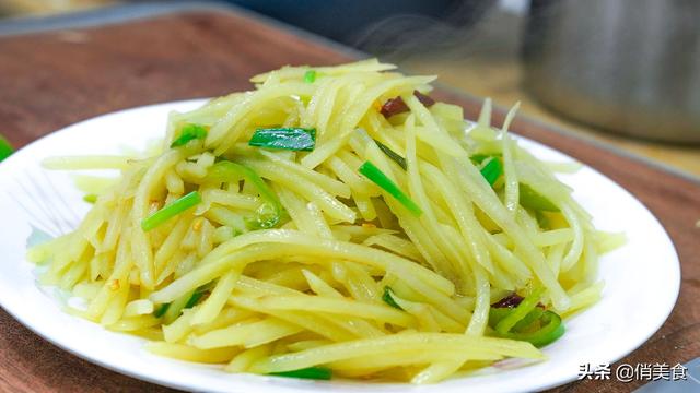 土豆怎么炒好吃，怎么炒土豆最好吃又简单（什么时候放醋是关键点）