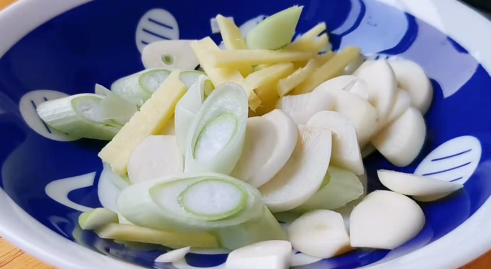 图片[3]-【糖醋带鱼】做法步骤图 不油炸不清蒸 鲜香肉嫩无腥味-起舞食谱网