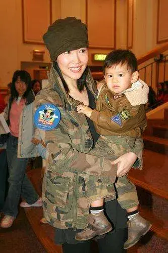 冷瞳～挚爱あ倾雪网名，冷瞳～挚爱あ倾雪微信昵称（十年香港嫩模浮沉史）