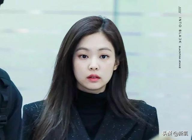 李夏怡 rose音译，卡其色李夏怡rose音译（队友和她合照就像公开处刑）