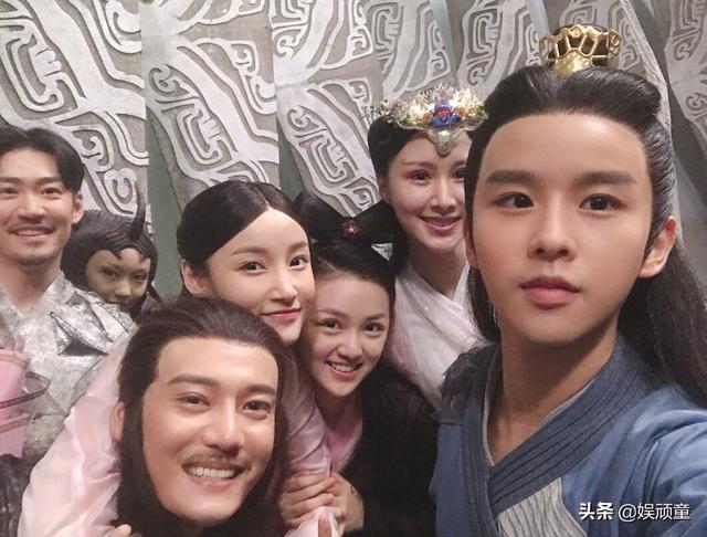 大主宰牧尘的结局是什么，大主宰牧尘的结局是什么境界（牧尘一家三口眺望山顶）