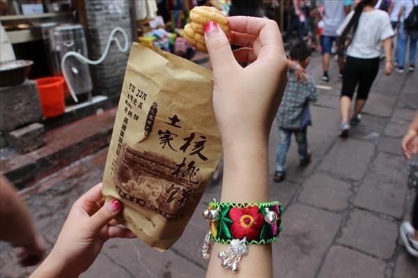 凤凰古城特产，凤凰古城特产水果像葡萄一样叫什么?_（凤凰古城最全攻略，看了不后悔）