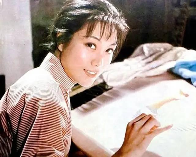 言情小说排行榜2013前十名，2013年小说排行榜言情（80年代父辈迷恋的“挂历女神”）