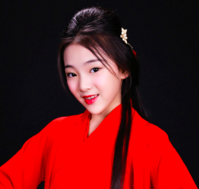 陶奕希学校的照片（小童星陶奕希因太漂亮被同学抵制）