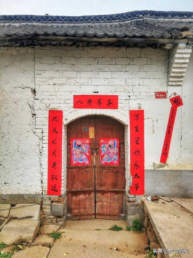 一宅不宜两门图片，一宅进大门分两院好吗（农村老话“一户开两门）