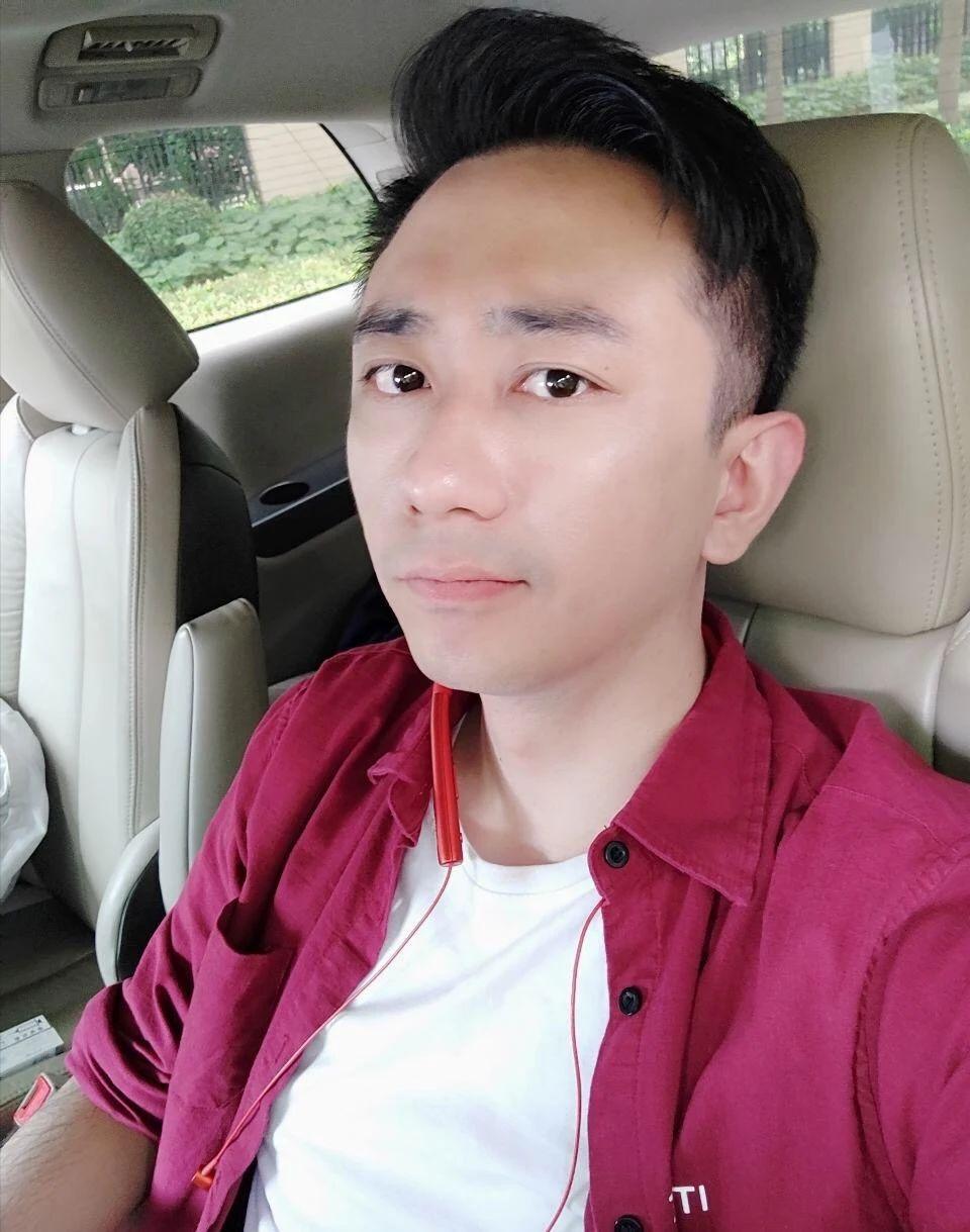 王自健散打冠军老婆的照片（她是王自健的彪悍前妻）