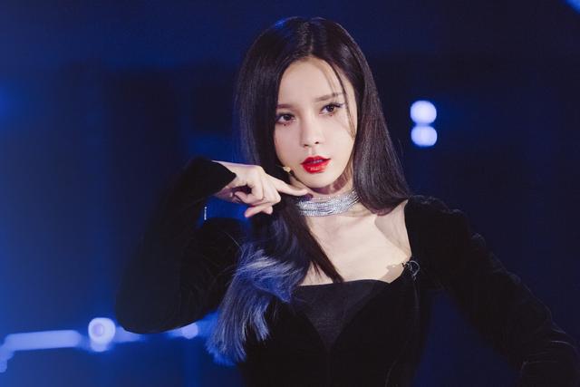 怎么给乘风破浪的姐姐们投票，乘风破浪的姐姐怎样投票（《浪姐》复活赛投票沈梦辰暂列第一）