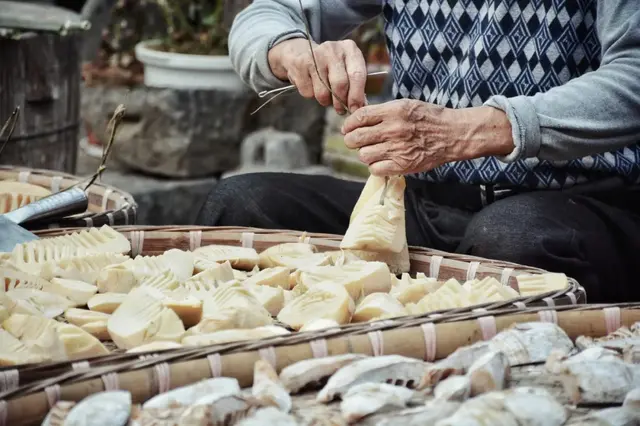 湖州市的湖叫什么，湖州市的湖叫什么 新闻（中间还有一个最美的湖州）