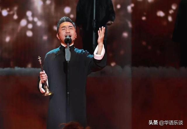 吴彤：从被开除的摇滚主唱，到两度问鼎格莱美的全才音乐大师