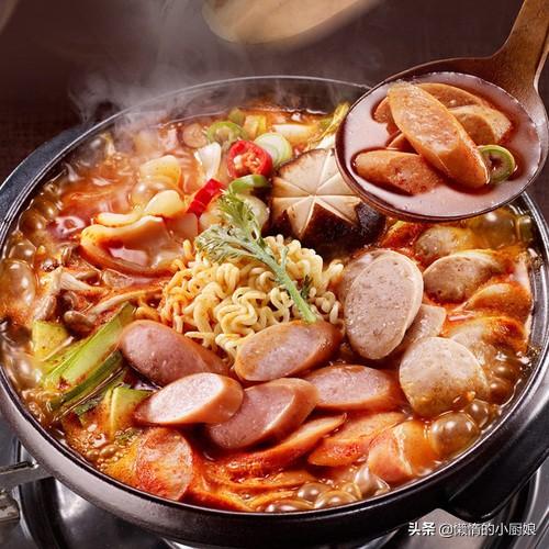 辣白菜火锅的做法窍门，辣白菜火锅的做法大全窍门（在家吃个韩式部队火锅）