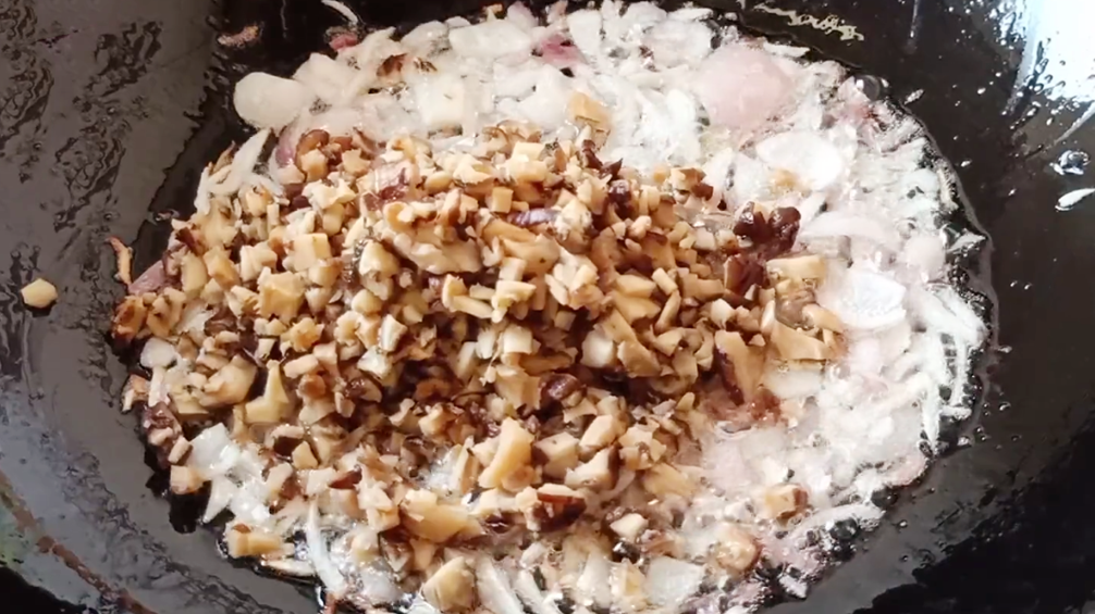 图片[3]-【糯米肠】做法步骤图 出锅抢着吃 真解馋-起舞食谱网