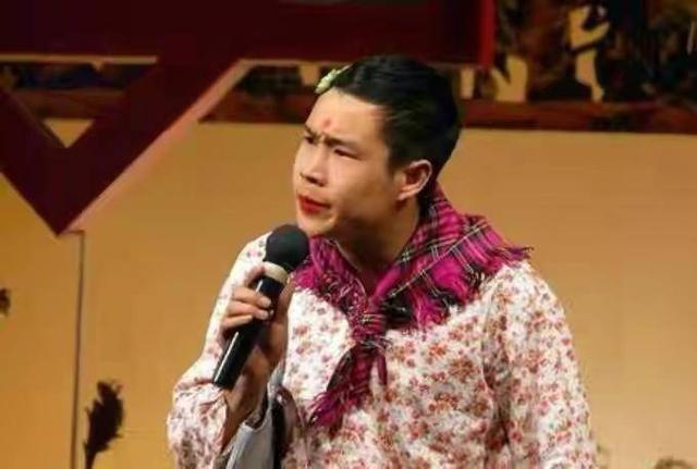 小沈阳所有歌曲，小沈阳蒙面唱将猜猜猜歌曲（走到今天该怪谁呢）