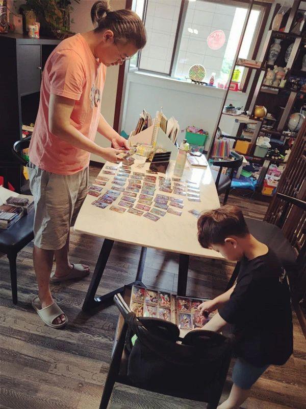 一元奥特曼卡包必出蓝gp技巧，一元包怎么抽蓝GP（老子跟儿子一起组团氪金可还行）