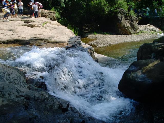 青山沟什么时候去最好，青山沟旅游攻略（门票128游客却络绎不绝）