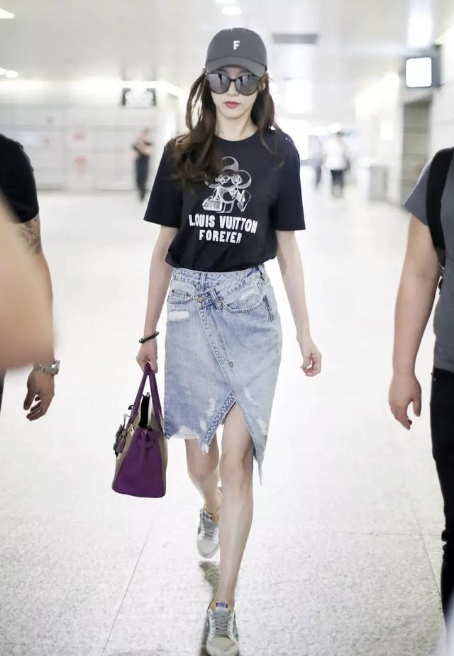时尚短袖衫搭配女，夏天“短袖”强势出街