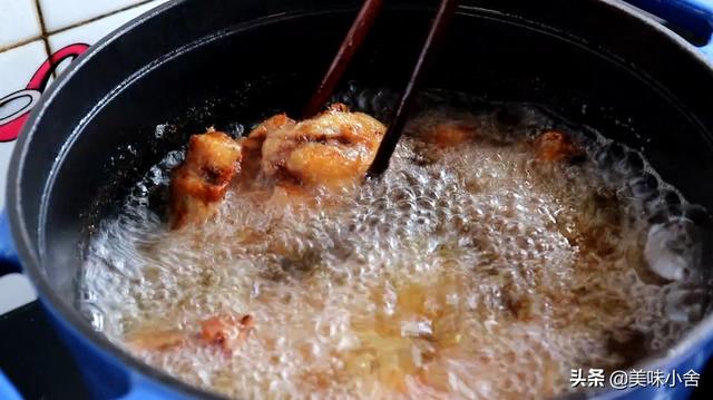 冻鸡腿怎么做好吃，冷冻鸡大腿怎么做好吃（鸡腿肉香酥烂）
