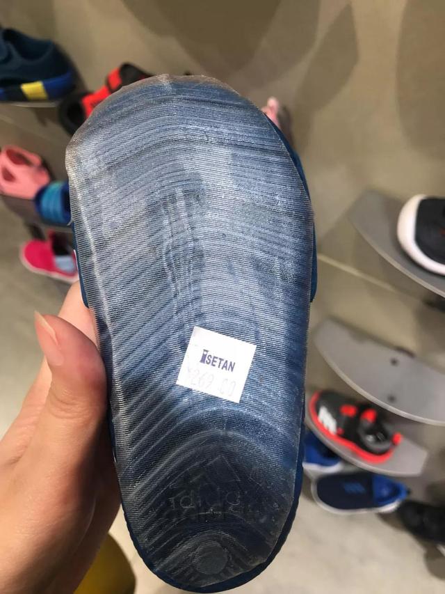 儿童凉鞋怎么选择比较好，儿童凉鞋到底要怎么选