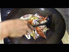 姜葱炒蟹怎么做，爆炒螃蟹怎么做好吃又简单（花蟹怎么做才能对得起它鲜美嫩滑的蟹肉）