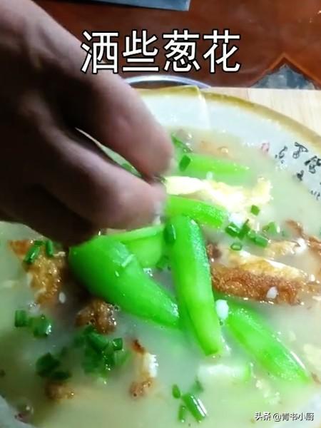 丝瓜鸡蛋汤怎么做才好吃，怎样做美味的丝瓜鸡蛋汤（5分钟搞定清爽营养早餐丝瓜鸡蛋汤）