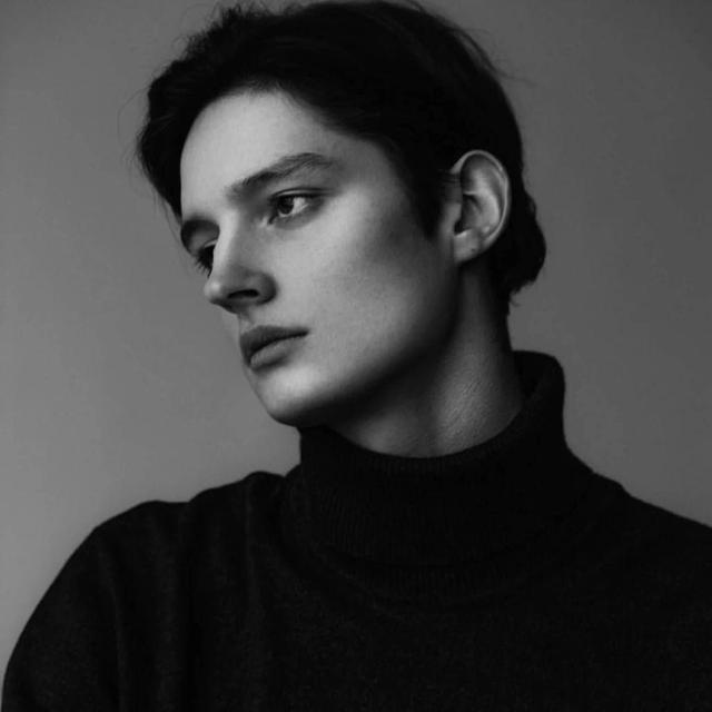 雨总太帅了吧，微信头像，雨总太帅了吧（因为它带来天空的味道）