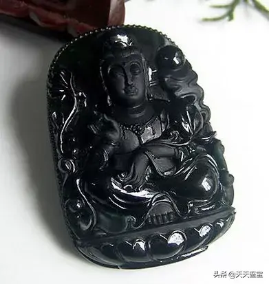 翡翠观音的寓意是什么，翡翠观音的寓意和佩戴的好处（史上最全翡翠观音种类大全）