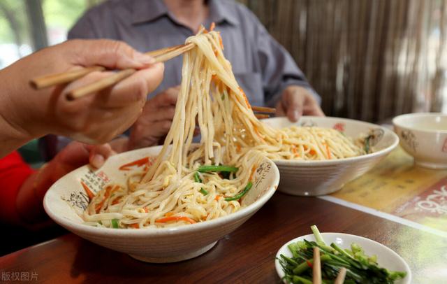 开面馆的悲惨经历 ，江西大哥开面馆（开面馆很辛苦吗）