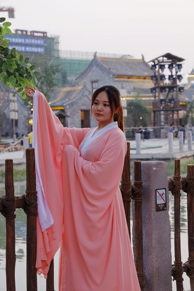 电影小镇在哪里，河南电影小镇在哪里（有人说门票100元太贵）