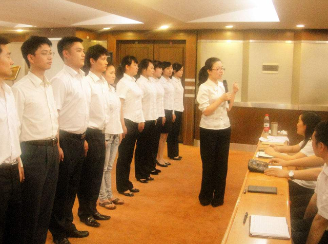 银行什么时候下班，银行几点下班（为什么银行每天下午四五点钟就不再办理业务）