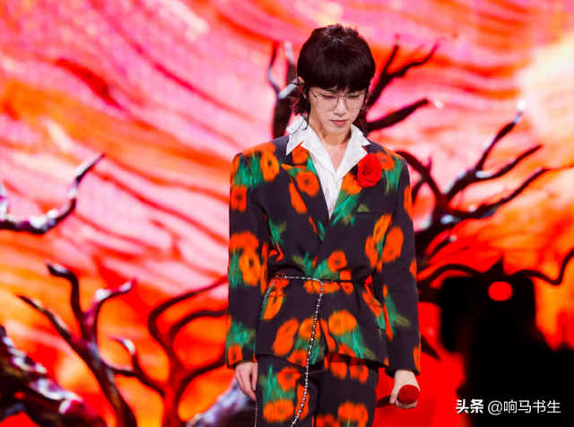 情书歌词，情书歌词克然（华晨宇的《地球之盐》）