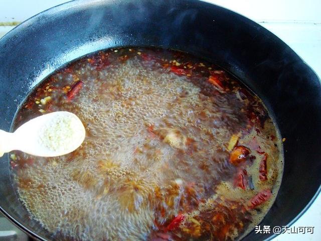 豆油皮怎么做好吃，油炸黄豆怎么又脆又酥（这是豆油皮最好吃的做法）