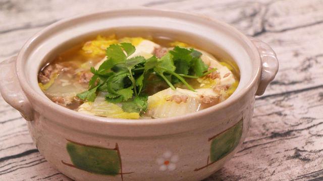 羊肉炖白菜的做法，如何做白菜炖羊肉（学会这样做羊肉炖白菜）