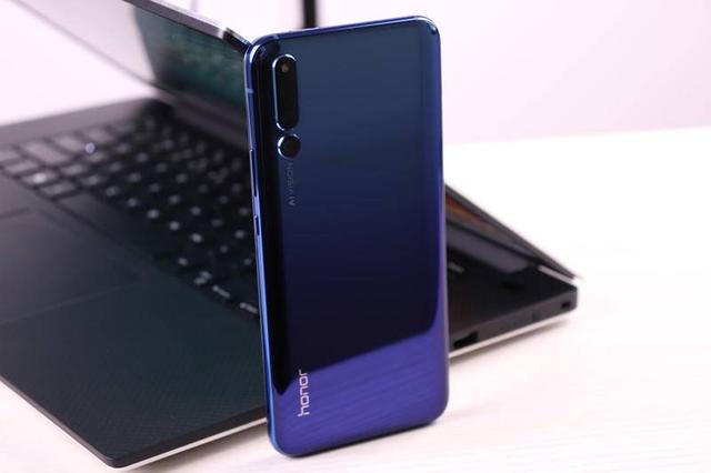 荣耀magic2，荣耀magic2优点和缺点（体验未来，顶级旗舰手机）