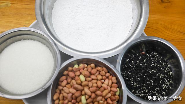 汤圆是怎么做的，汤圆的做法及配料窍门（自制汤圆：记住关键两点）