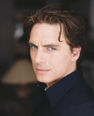 火炬木小组下载，英国最甜情侣是他俩（火炬木小组第一季在线下载）