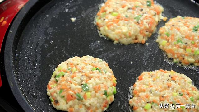 香酥煎饼的做法，香煎肉饼的做法大全图解（厨师长教你一道）