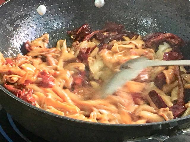 河蚌怎么做好吃，河蚌怎么做好吃又嫩（河蚌相信很多朋友都没吃过）